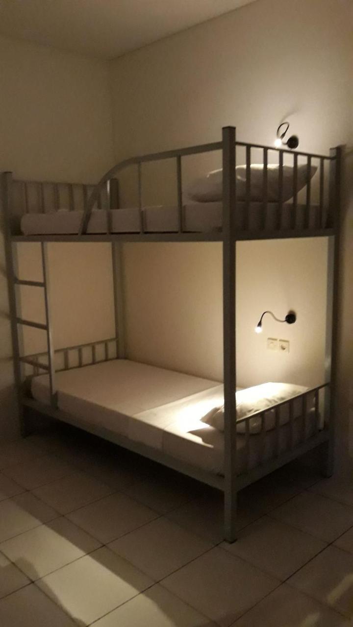Bujang Lapuk Hostel Sekotong Kültér fotó