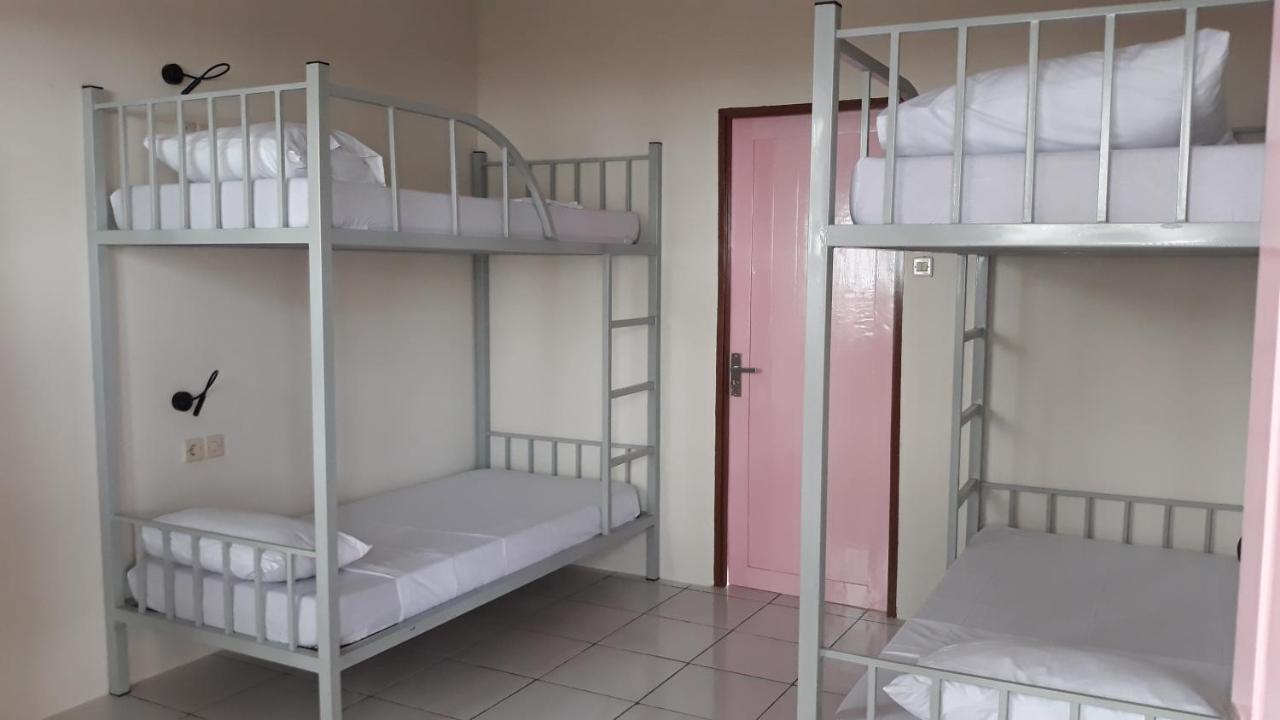 Bujang Lapuk Hostel Sekotong Kültér fotó